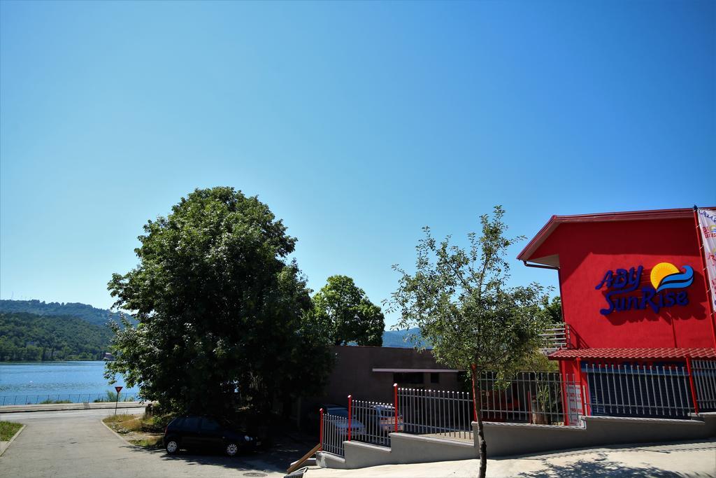 Aby Sunrise Hotell Orşova Exteriör bild